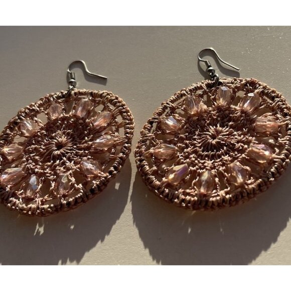 Vintage Crocheted Women’s Hook Earrings Mandela Boho Design Warm Rose Glass - Picture 3 of 11